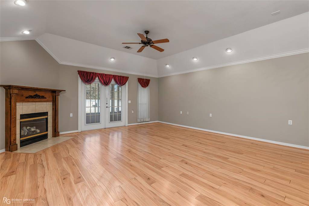 Bossier City, LA 71111,116 Willow Lake Boulevard