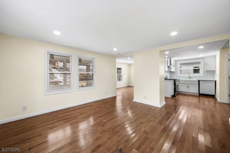 Bloomingdale Boro, NJ 07403,20 Ella St