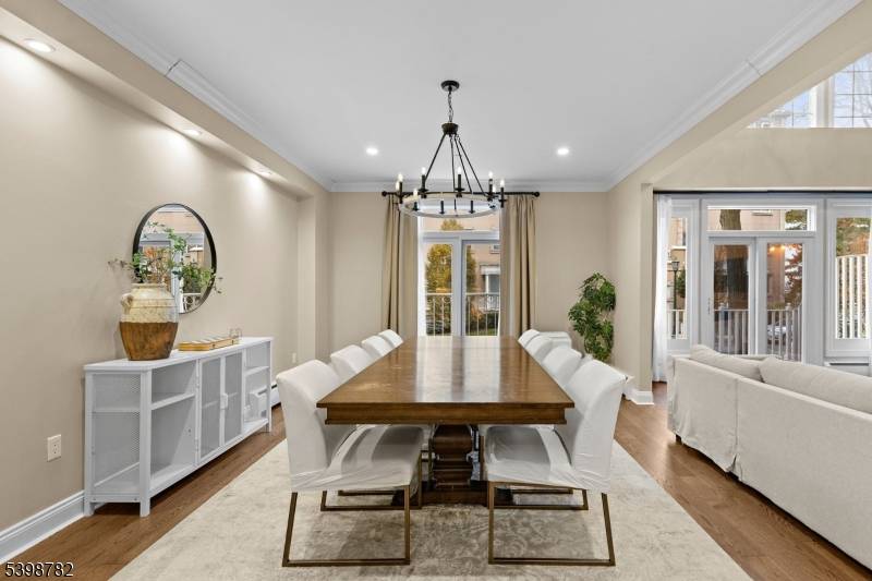 Jersey City, NJ 07305,208 Shearwater Ct #15