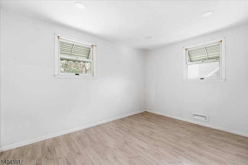 Clifton City, NJ 07011,35-37 Montclair Ave