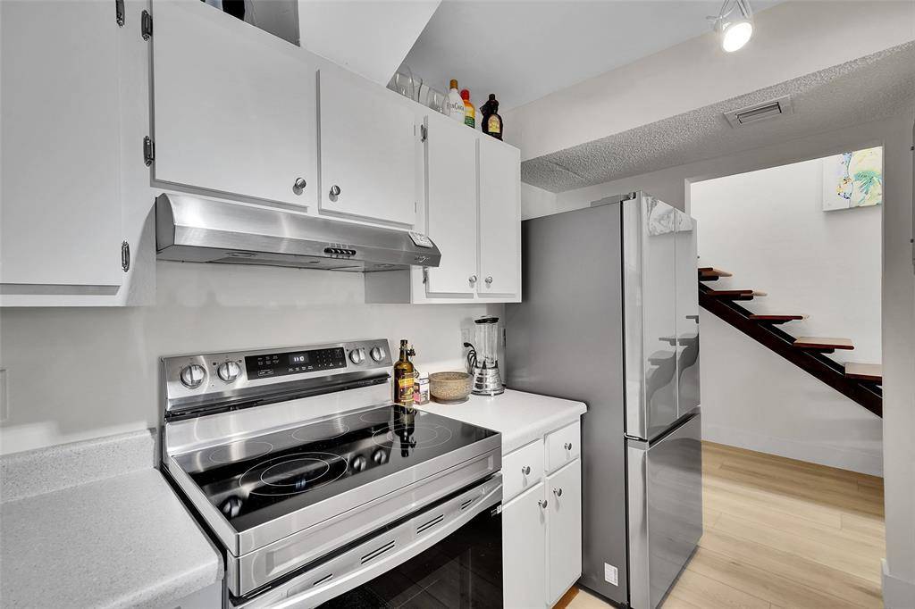 Wilton Manors, FL 33305,670 Kensington Pl #5B