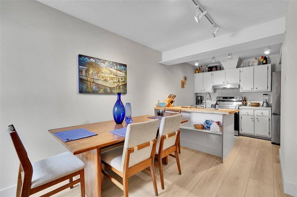 Wilton Manors, FL 33305,670 Kensington Pl #5B