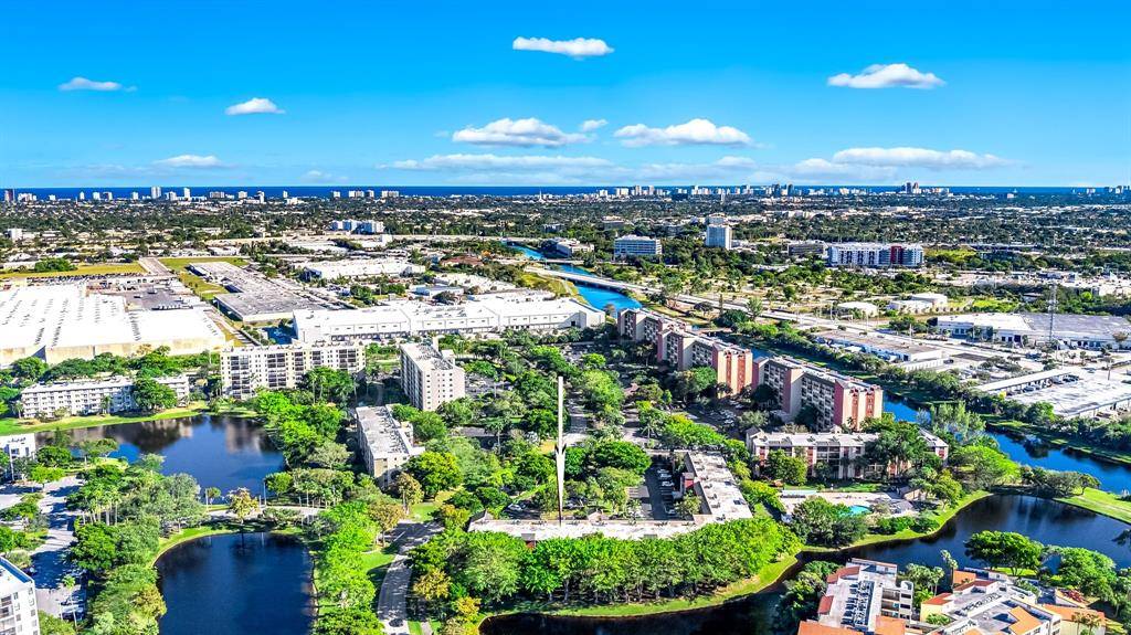 Pompano Beach, FL 33069,2214 S Cypress Bend Dr #106