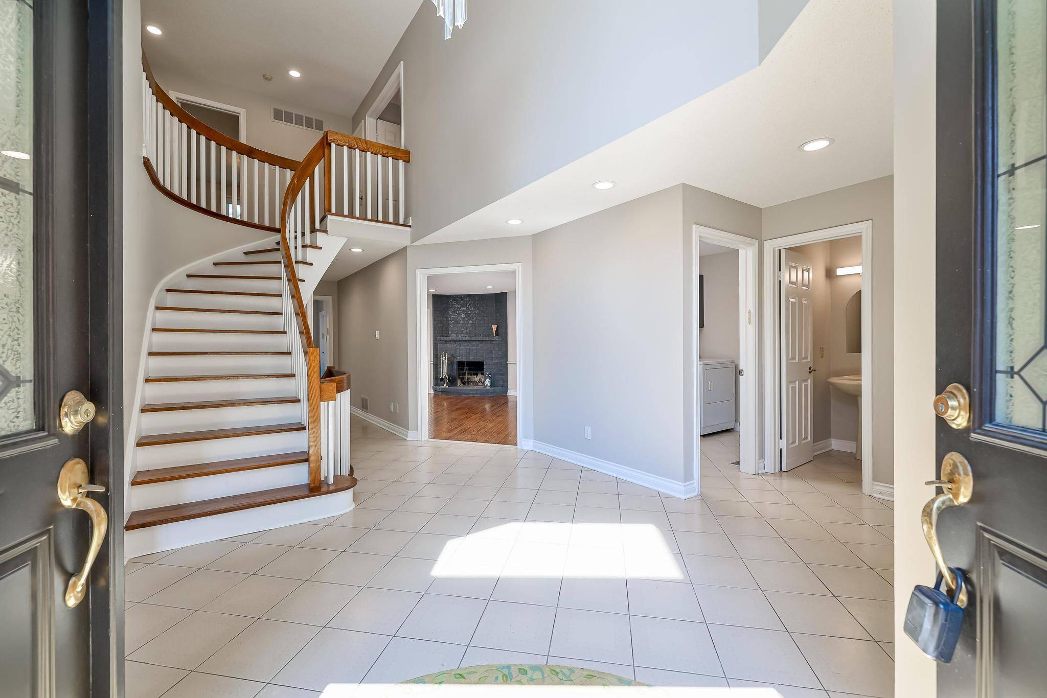 Vaughan, ON L4J 4S2,27 Green Acres RD