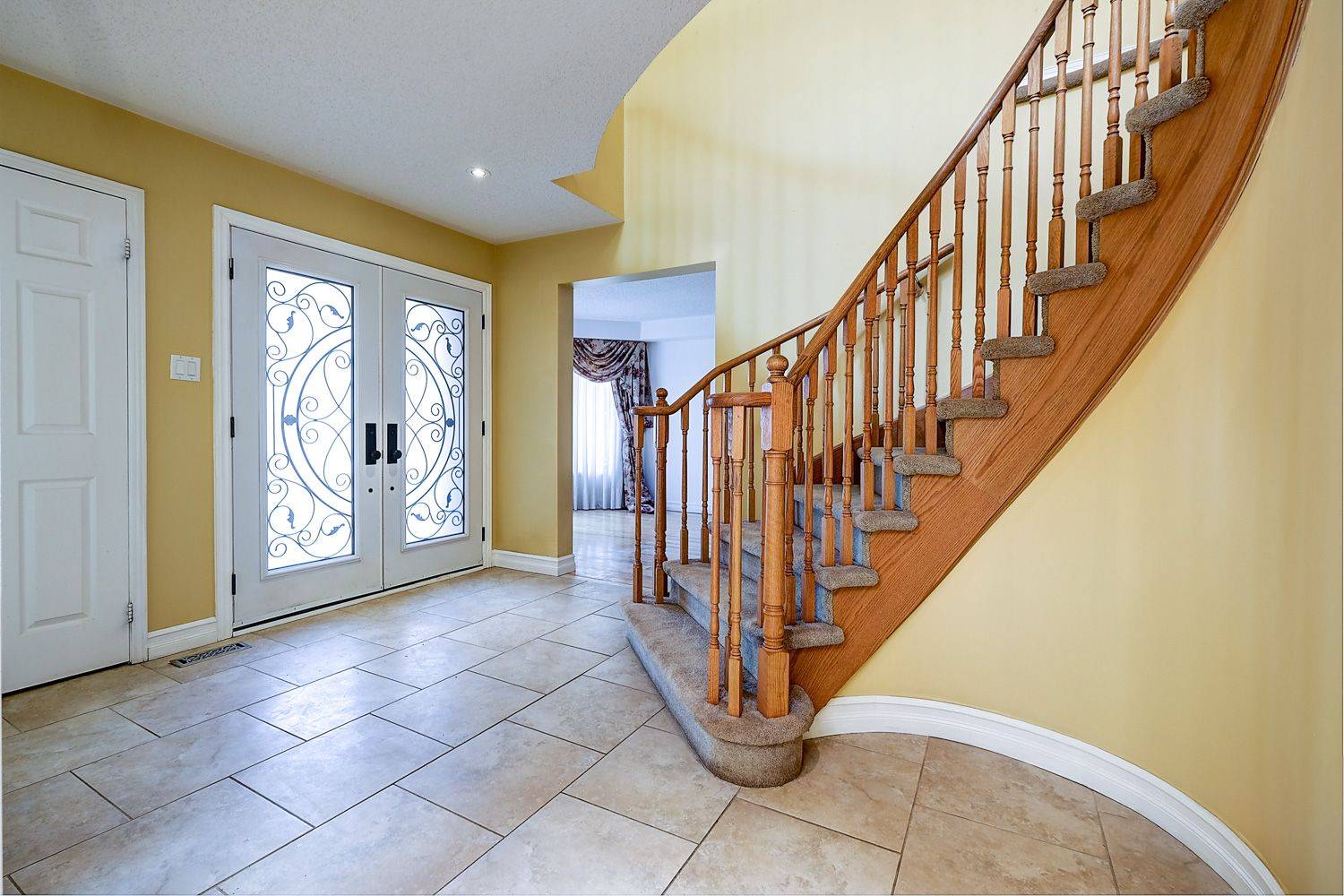 Aurora, ON L4G 6N9,10 Chiswick CRES