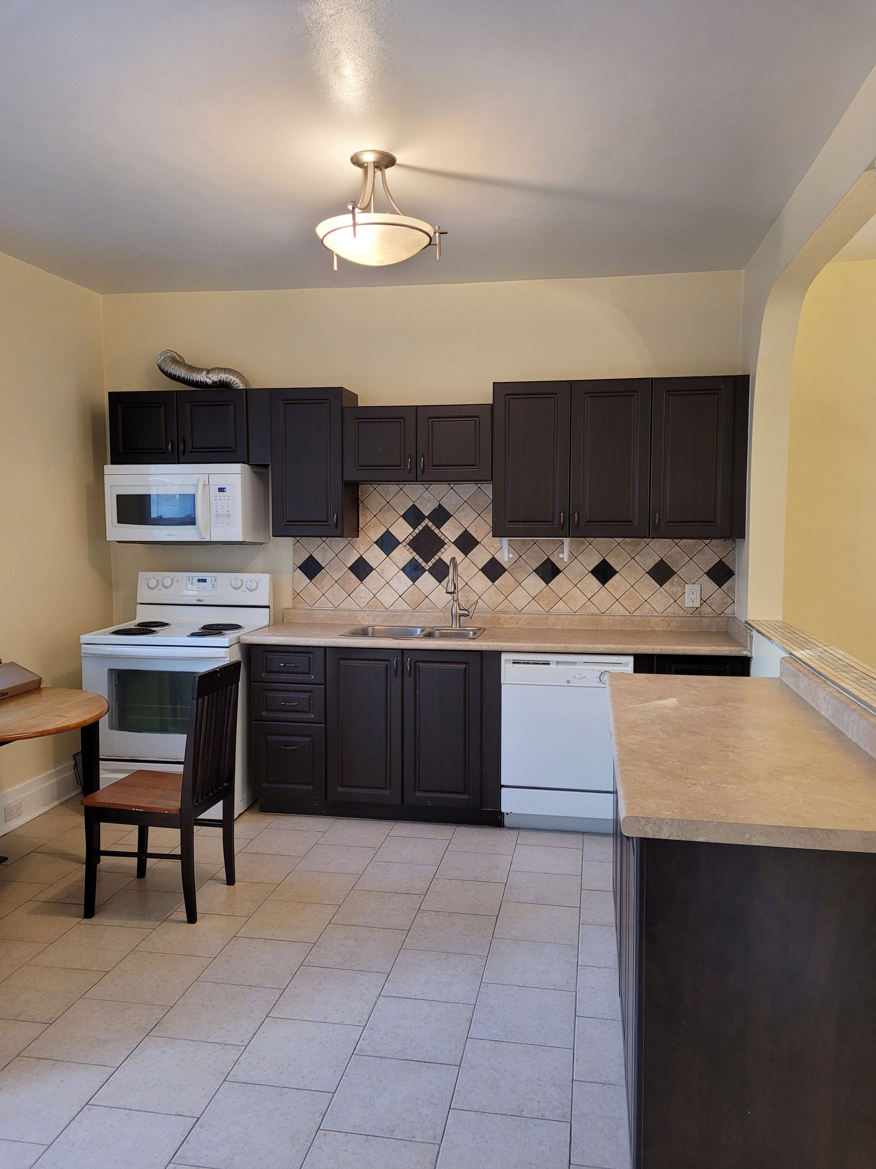 Barrie, ON L4M 1Y9,76 Penatang ST