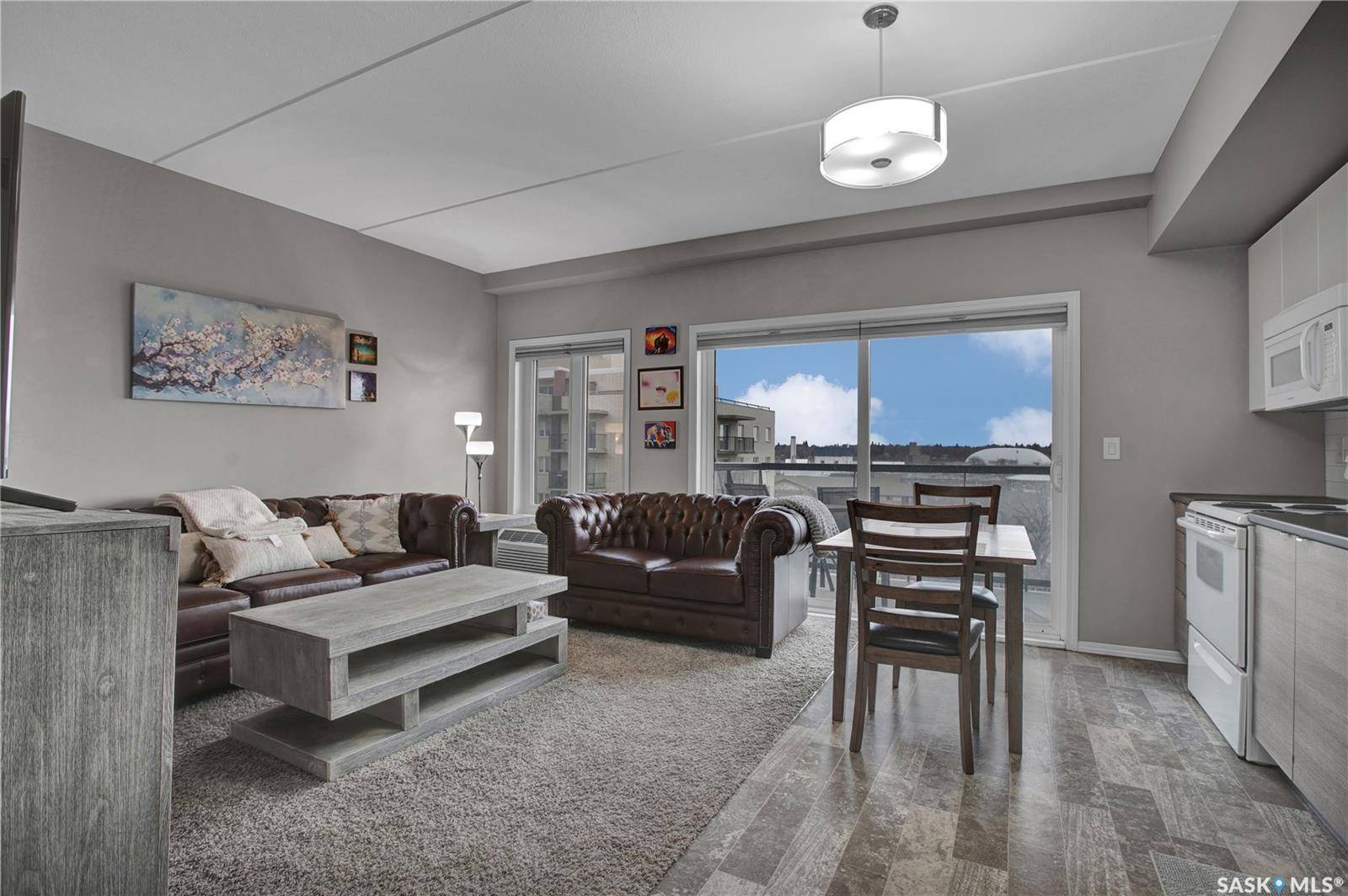 Saskatoon, SK S7K 2M7,550 4th AVENUE N #708