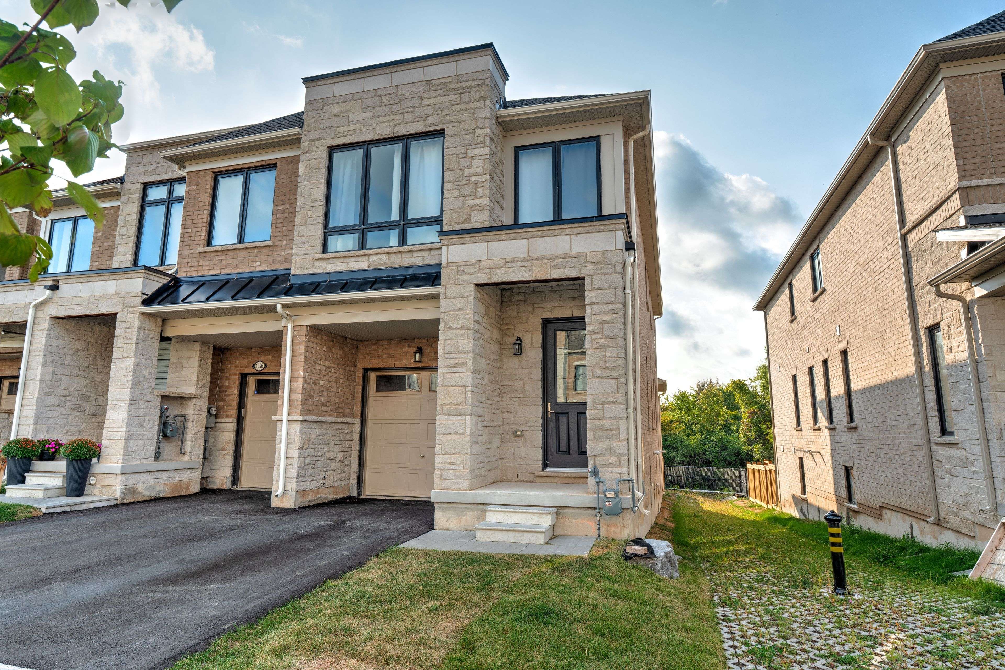 Burlington, ON L7P 0V8,1394 Almonte DR