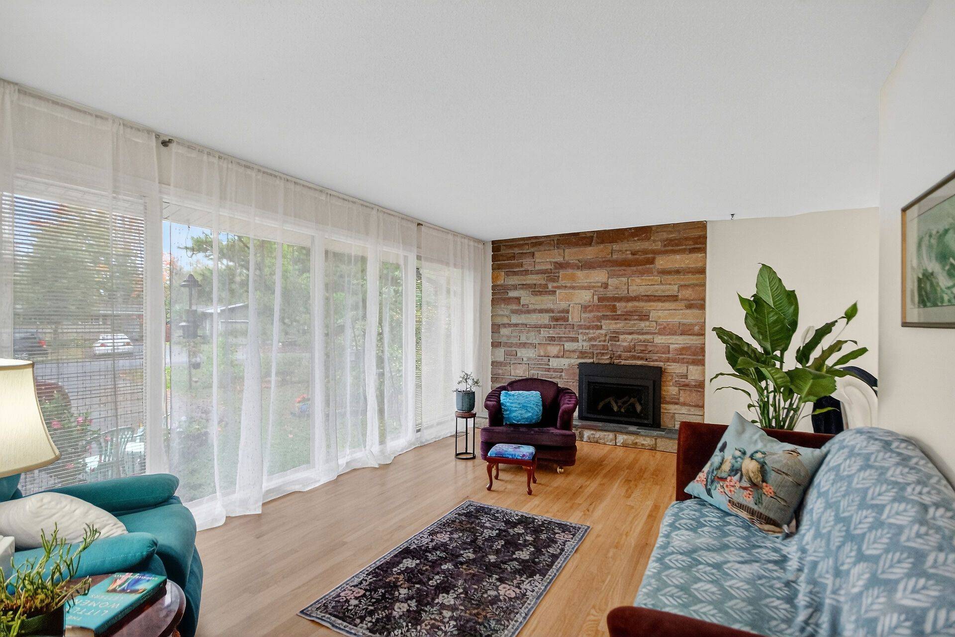 Bells Corners And South To Fallowfield, ON K2H 6J1,46 Quinpool CRES