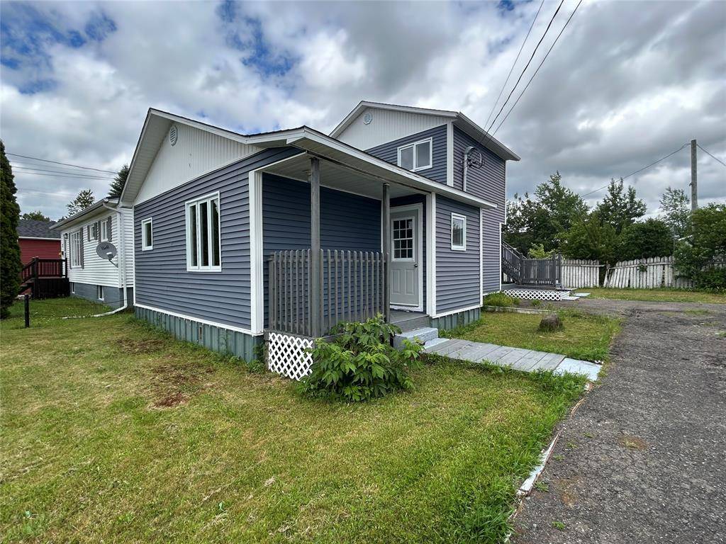 Grand Falls-windsor, NL A2B1C6,5 LeDrew Place