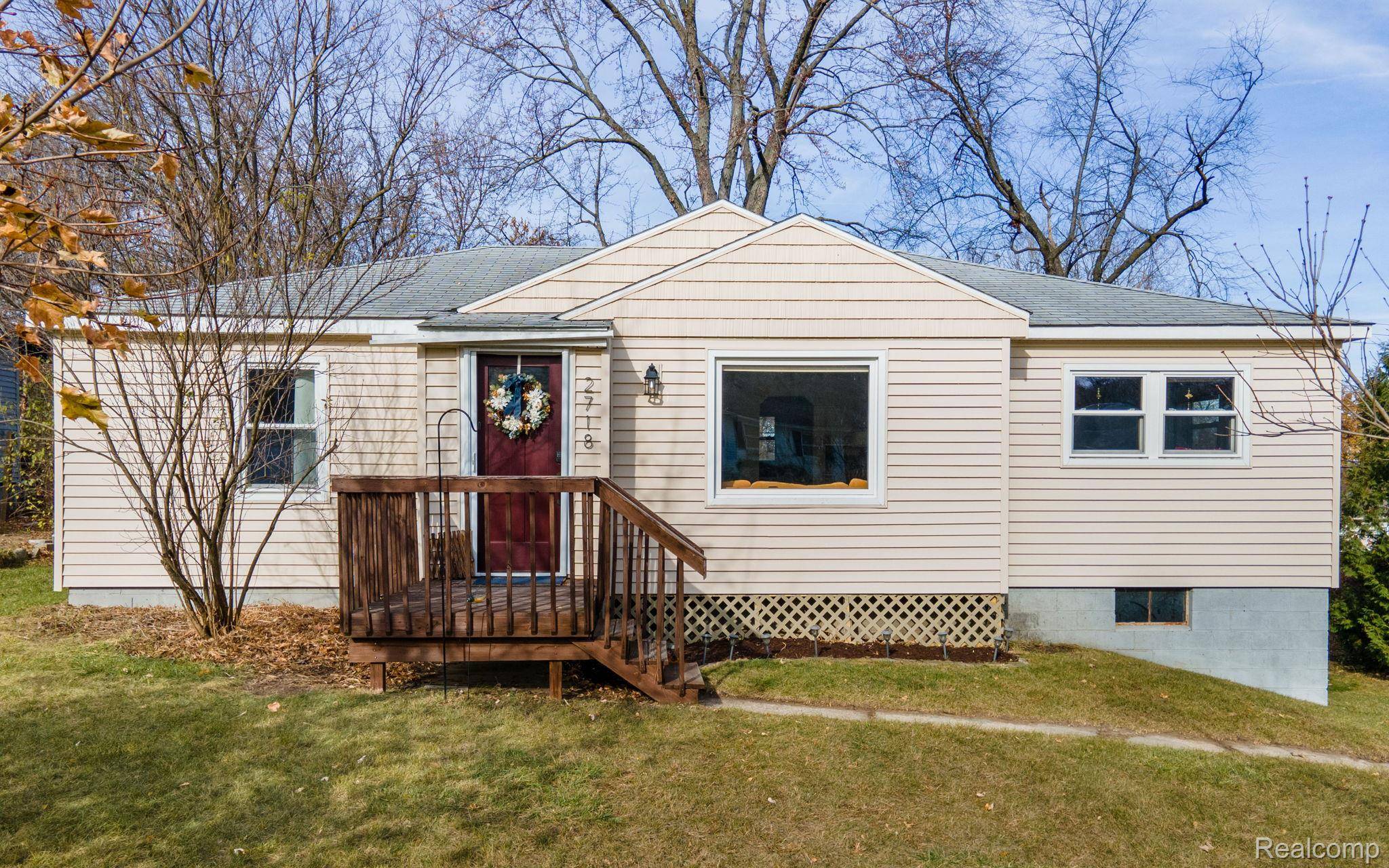 Waterford, MI 48328,2718 Corey ST