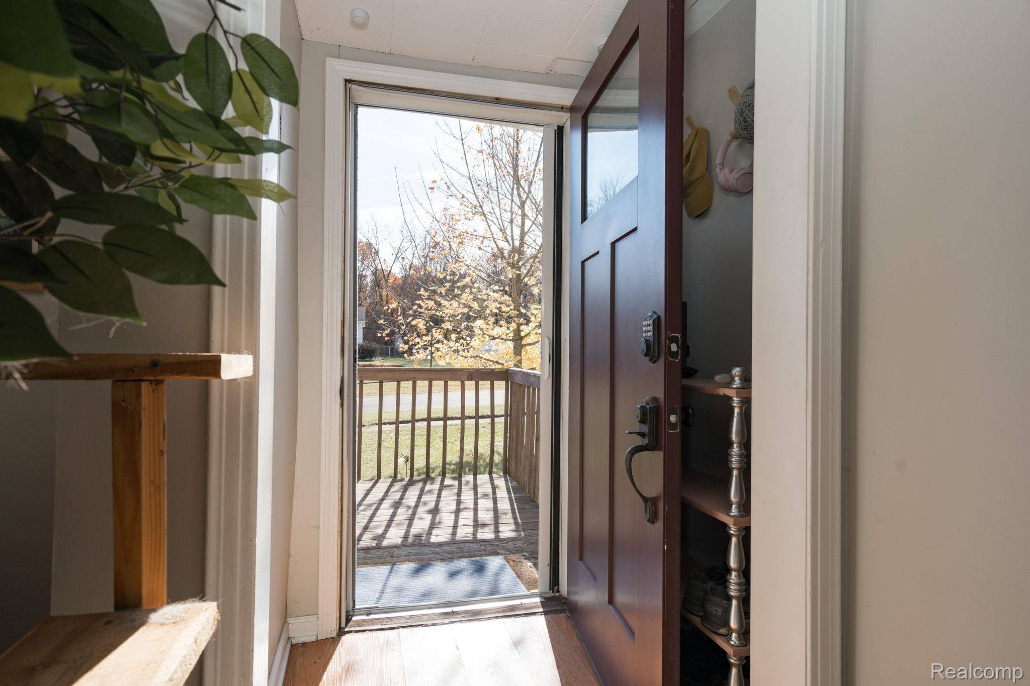 Waterford, MI 48328,2718 Corey ST