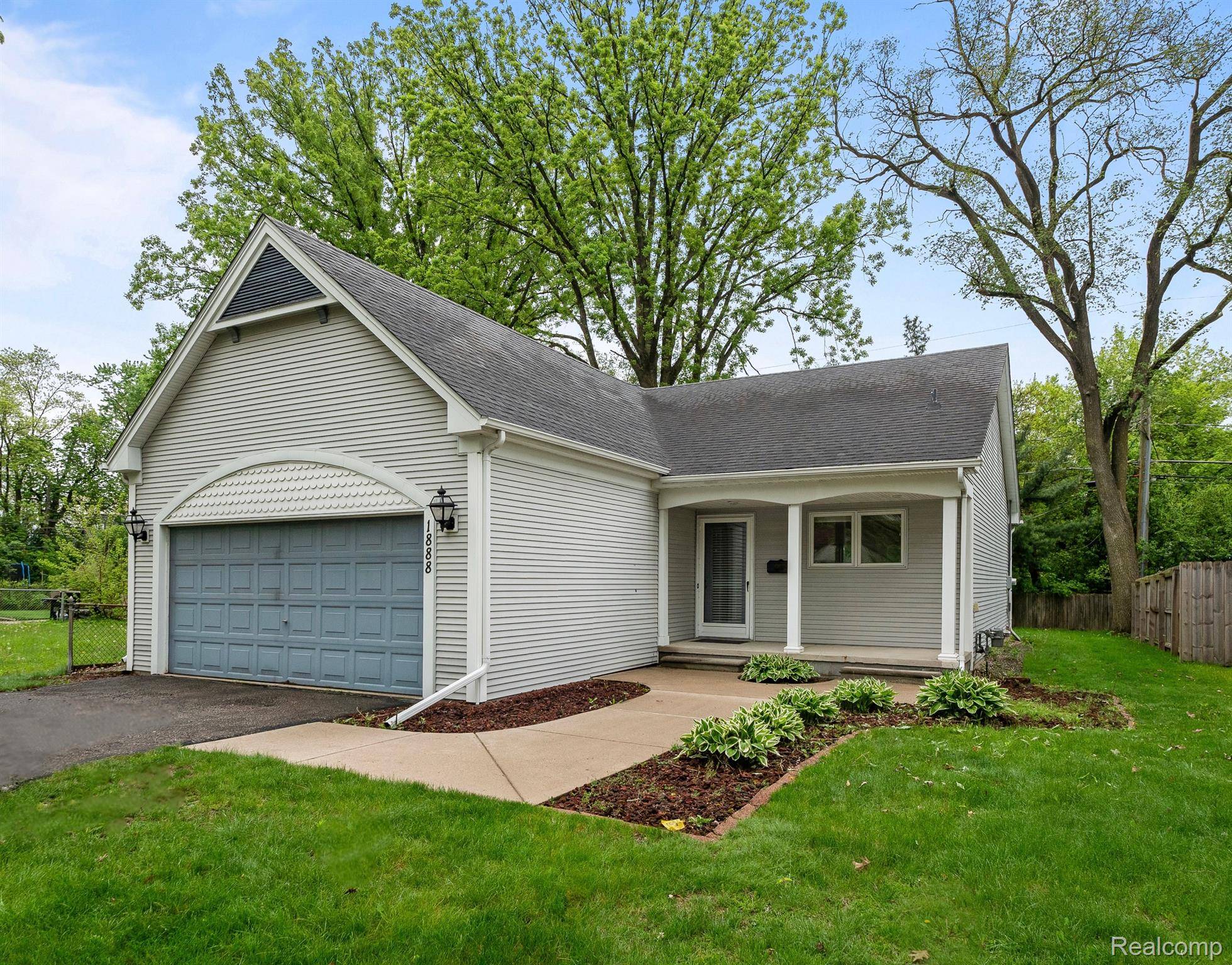 Birmingham, MI 48009,1888 WEBSTER ST