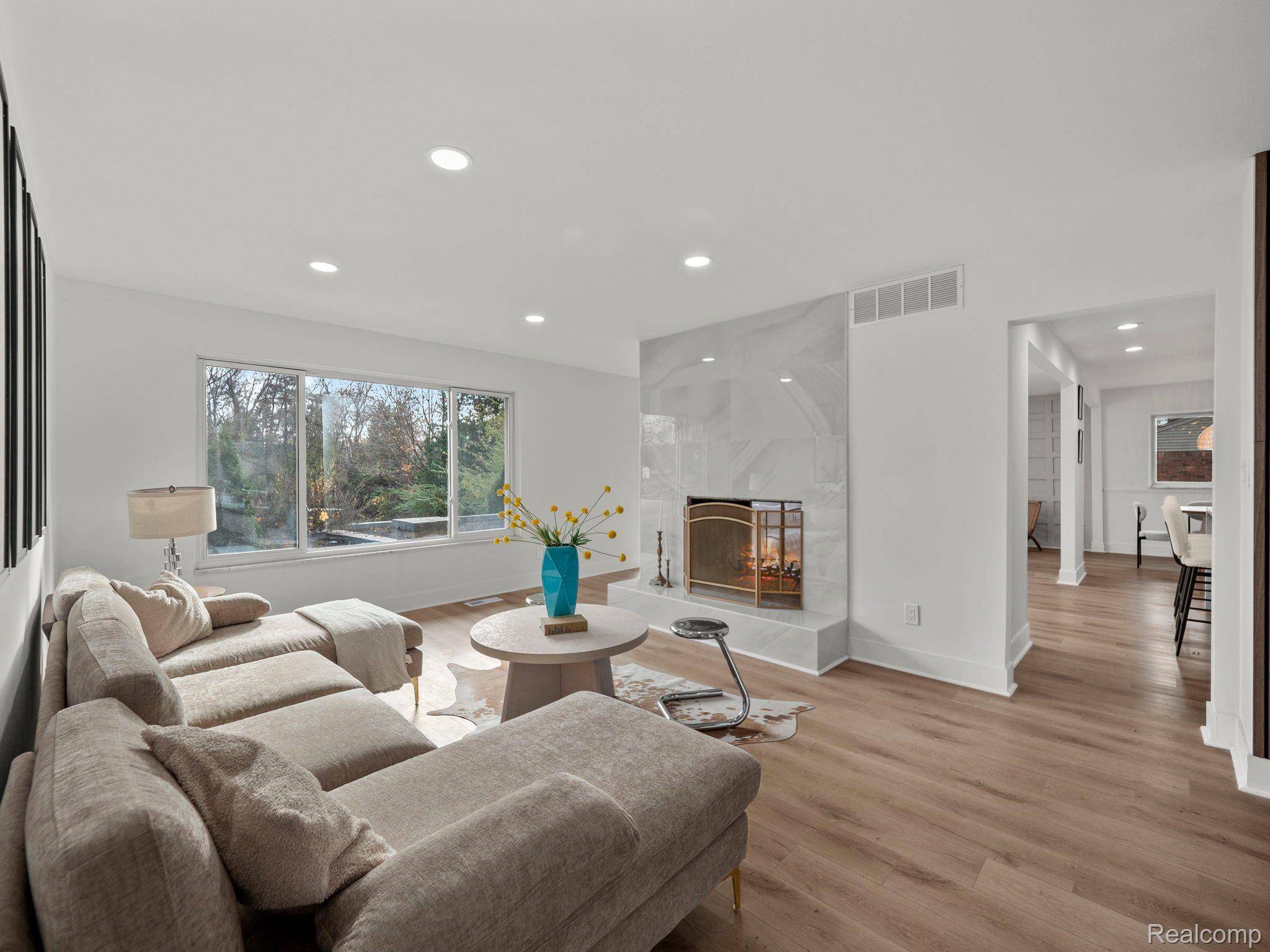 Bloomfield Hills, MI 48301,7011 WHITE PINE DR