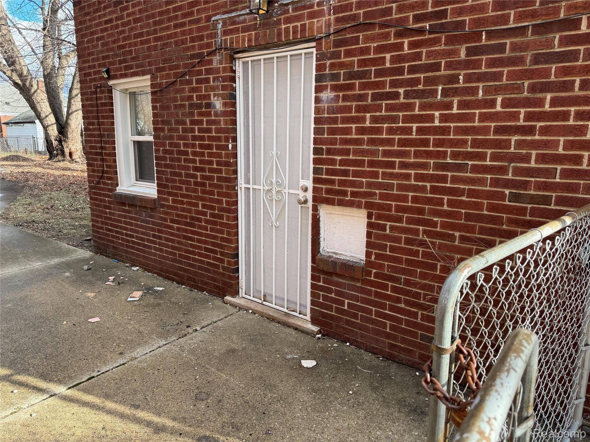 Detroit, MI 48205,13693 Edmore DR