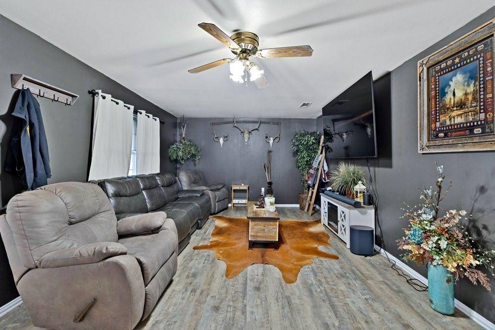 Bowie, TX 76230,1207 Pebble Street