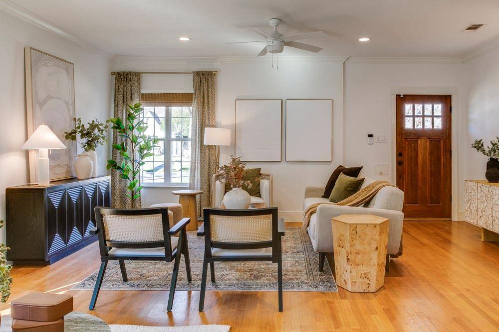 Dallas, TX 75206,5738 Vanderbilt Avenue