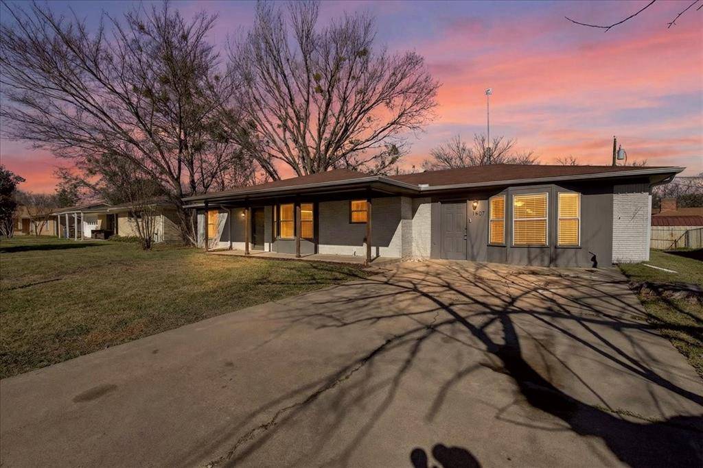 Kaufman, TX 75142,1407 Royal Drive