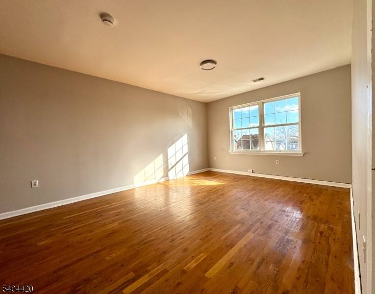 Newark City, NJ 07106,307 Smith St #2