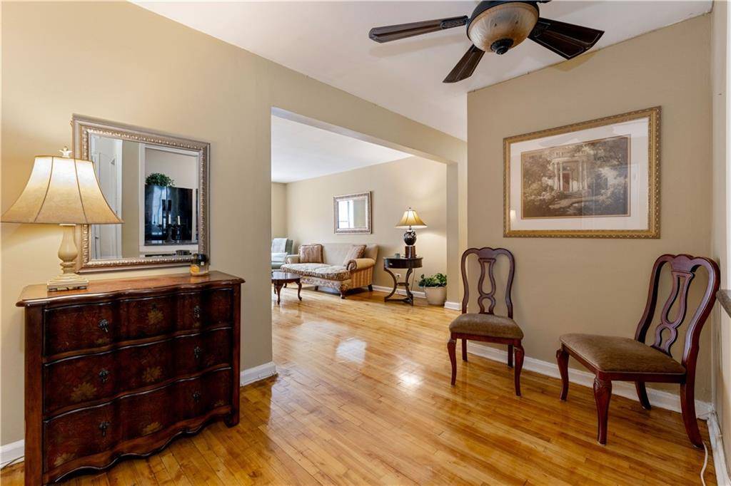 Jackson Heights, NY 11372,34-40 78th ST #4C