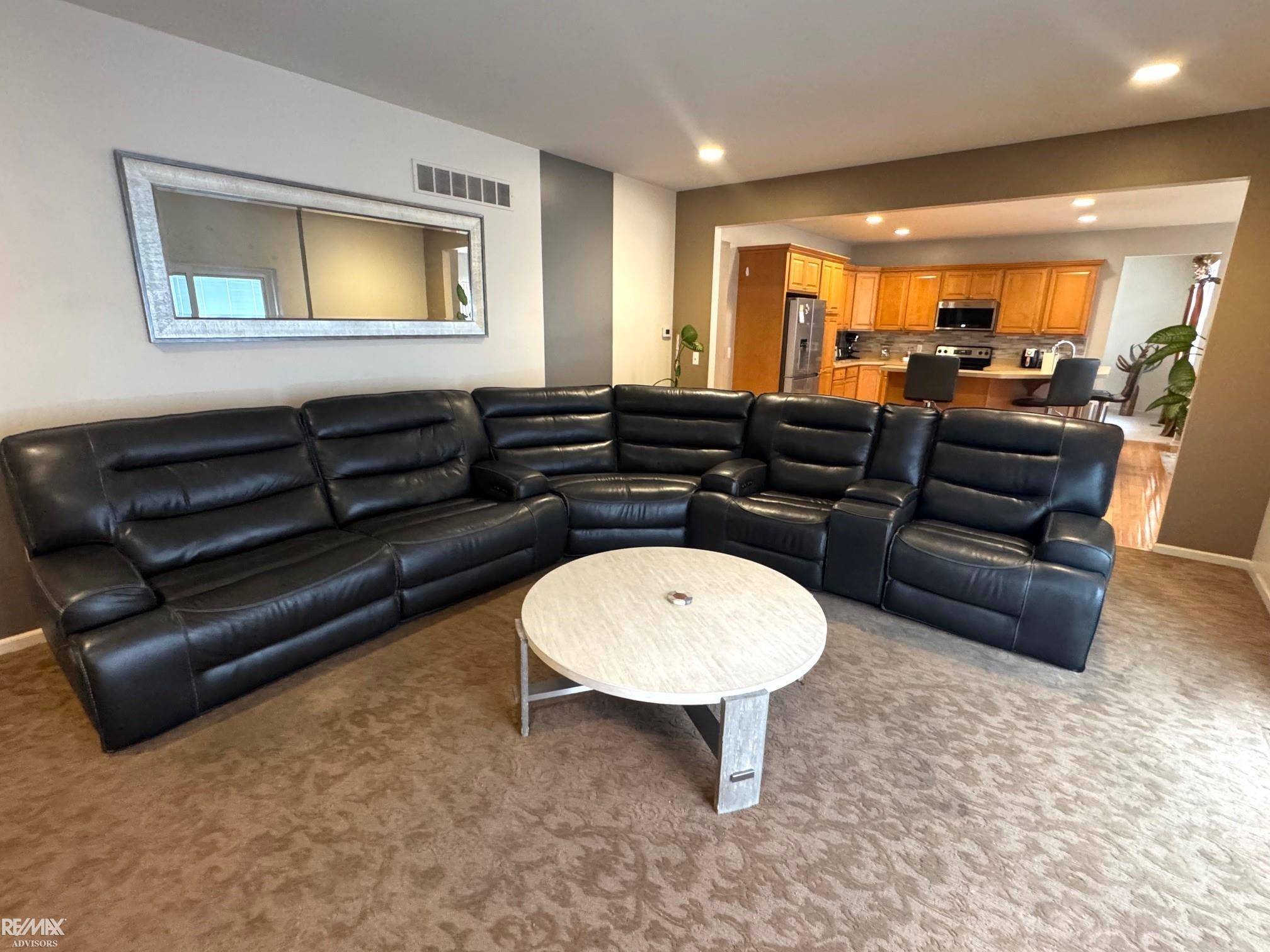 Rochester Hills, MI 48309,3021 Richmond DR