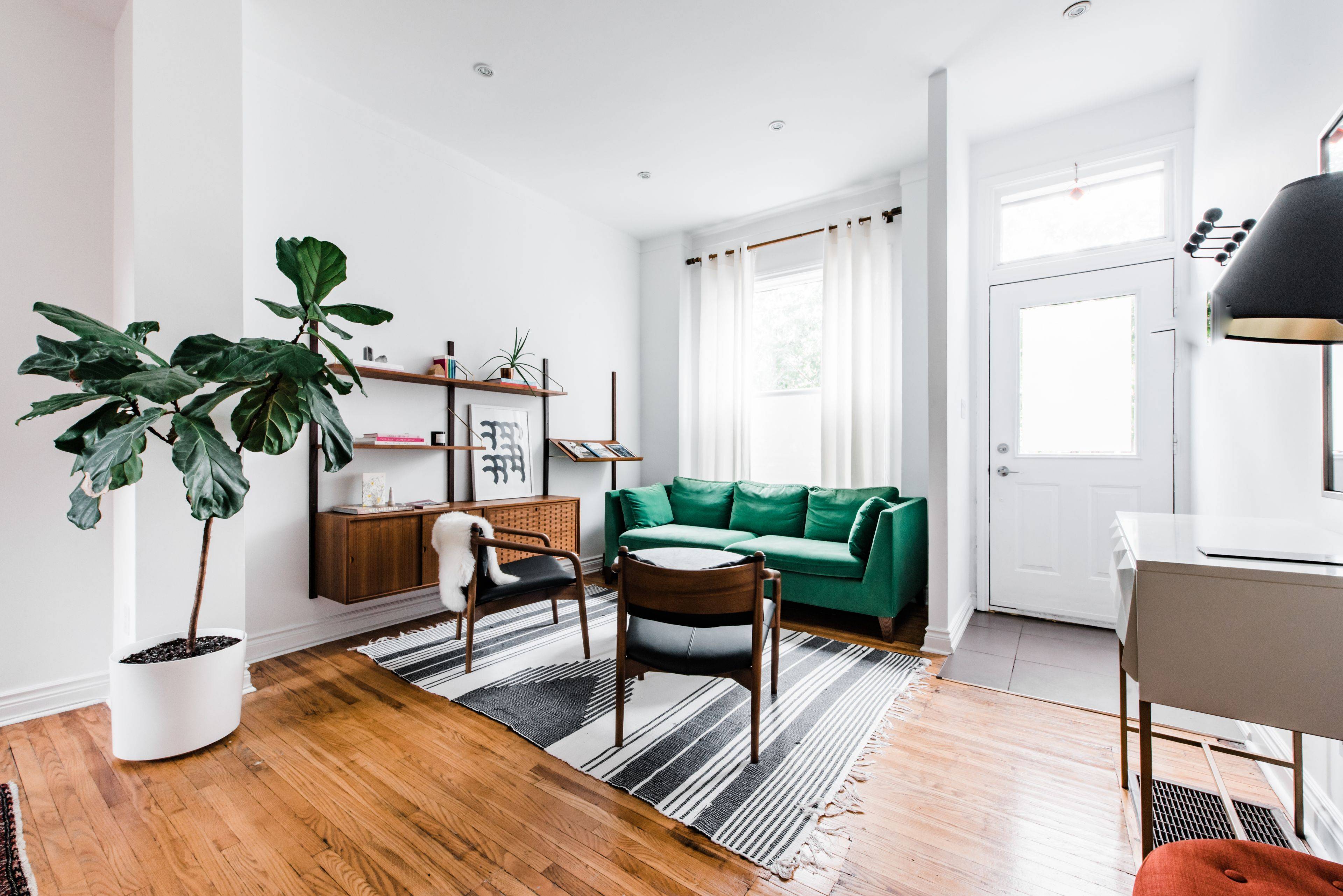 Toronto C01, ON M6J 2M7,77 Claremont ST