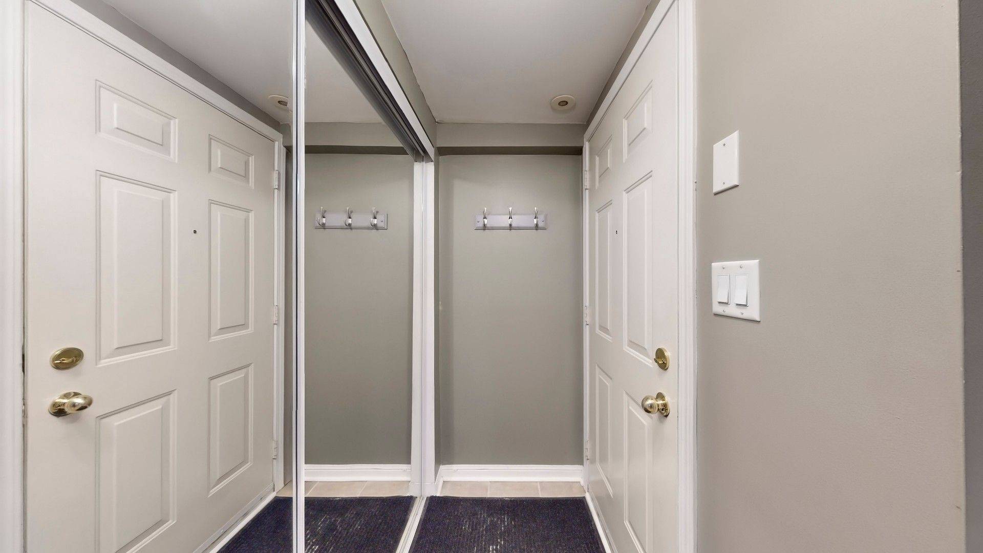 Toronto C14, ON M2N 7C2,3 Everson DR #516