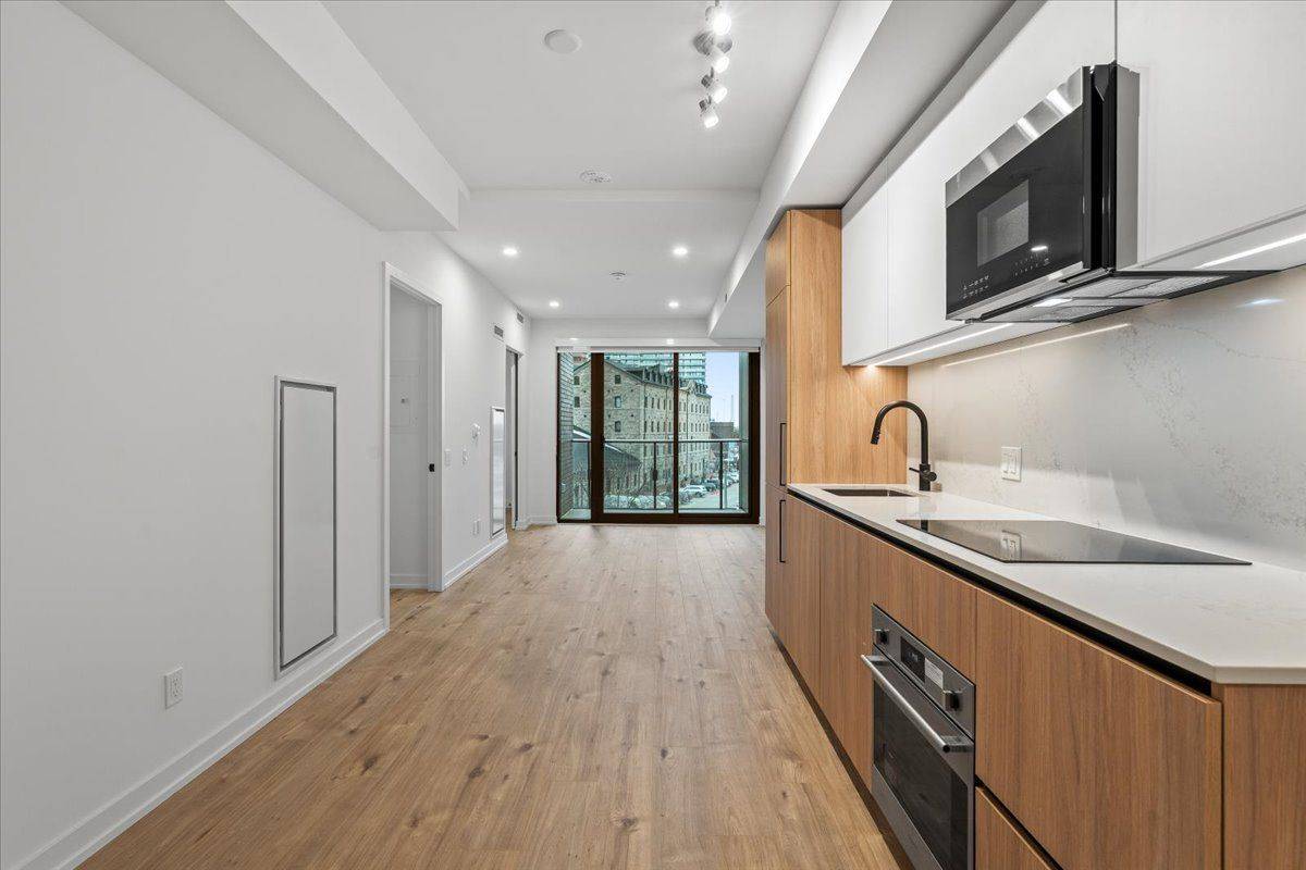 Toronto C08, ON M5A 0Z7,35 Parliament ST #328