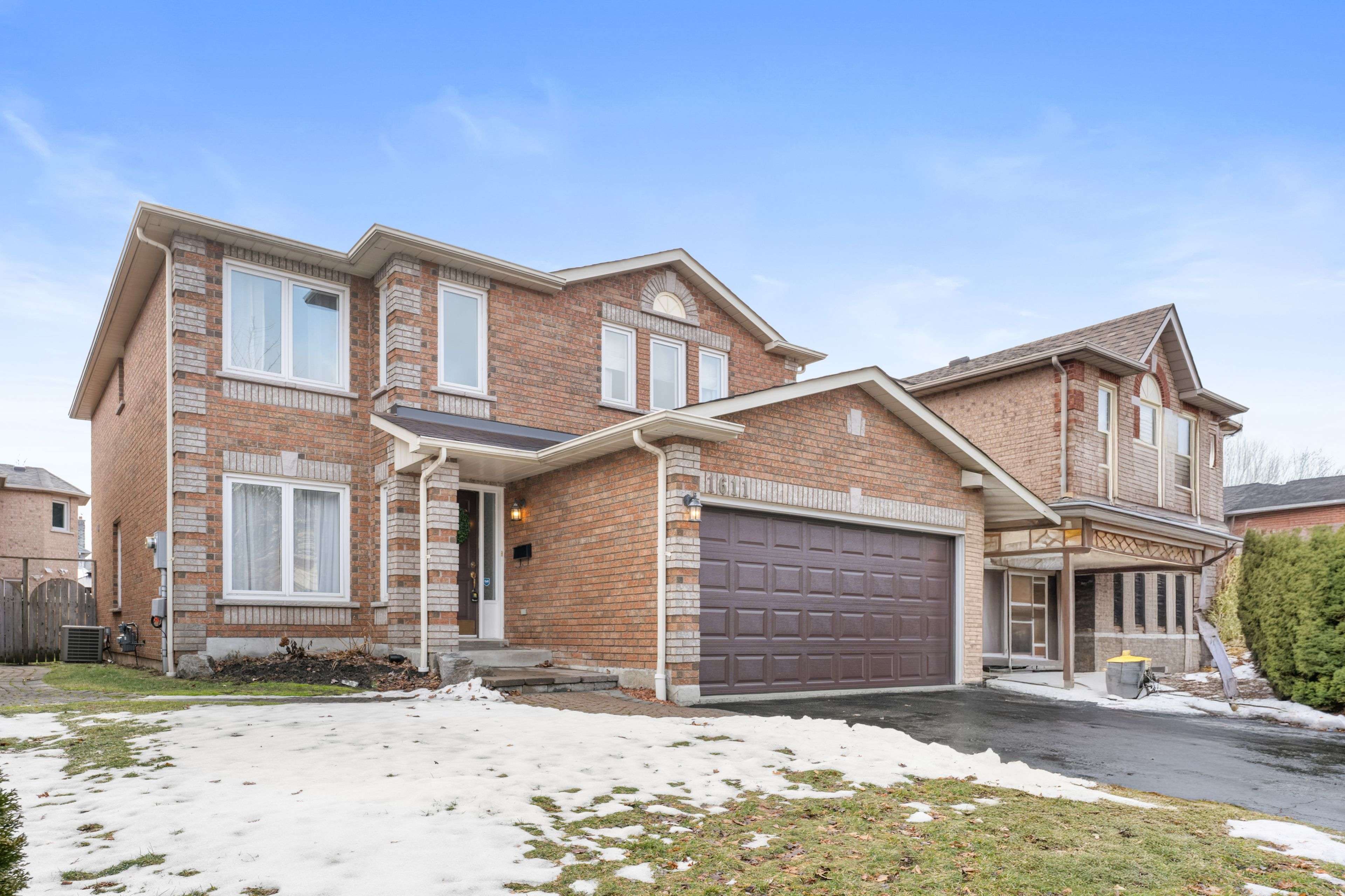 Pickering, ON L1V 6T4,1611 Seguin SQ