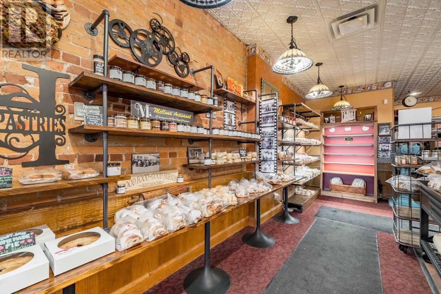 Scugog, ON L9L 1B9,204 Queens ST