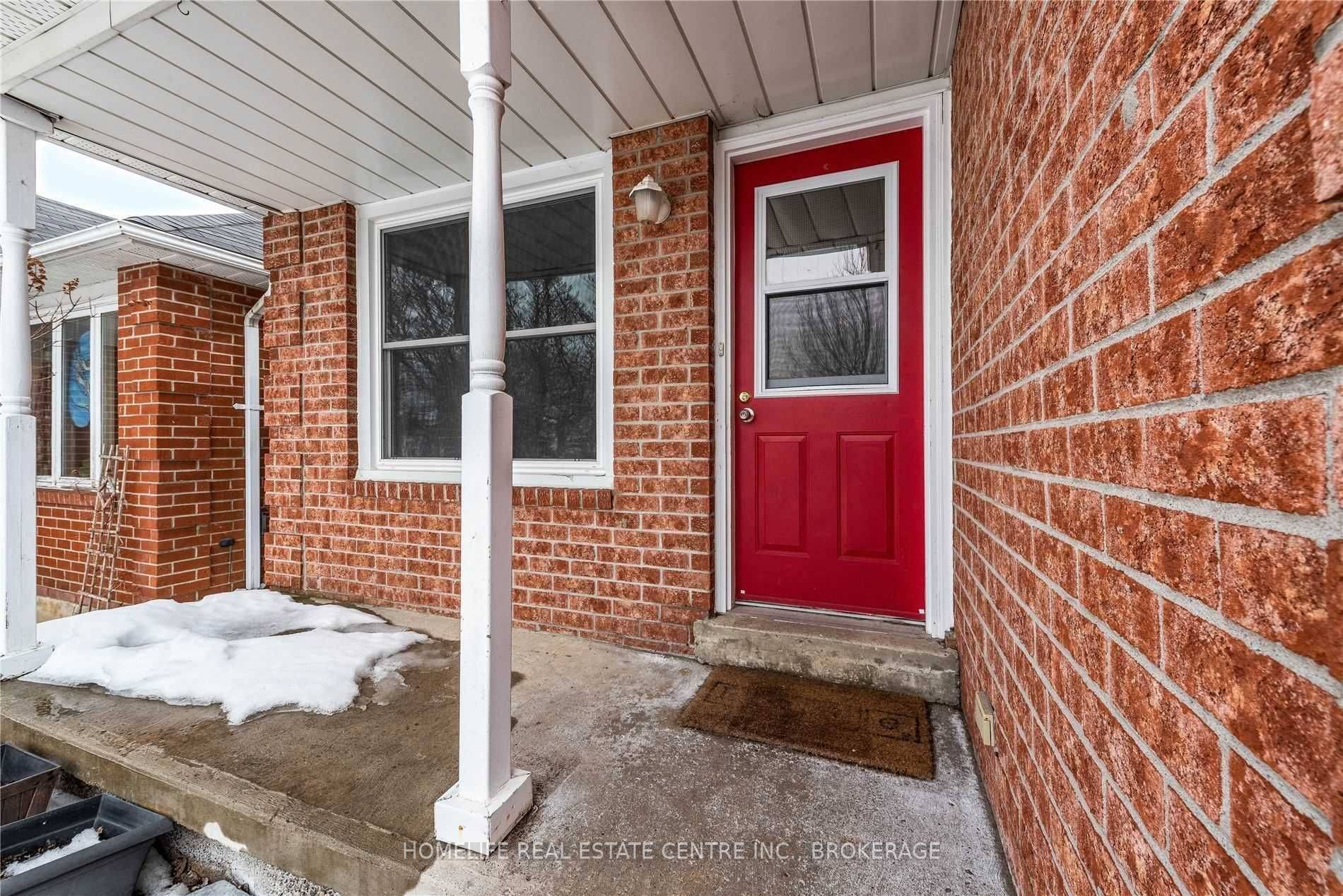 Clarington, ON L1B 1E4,79 Hart BLVD S