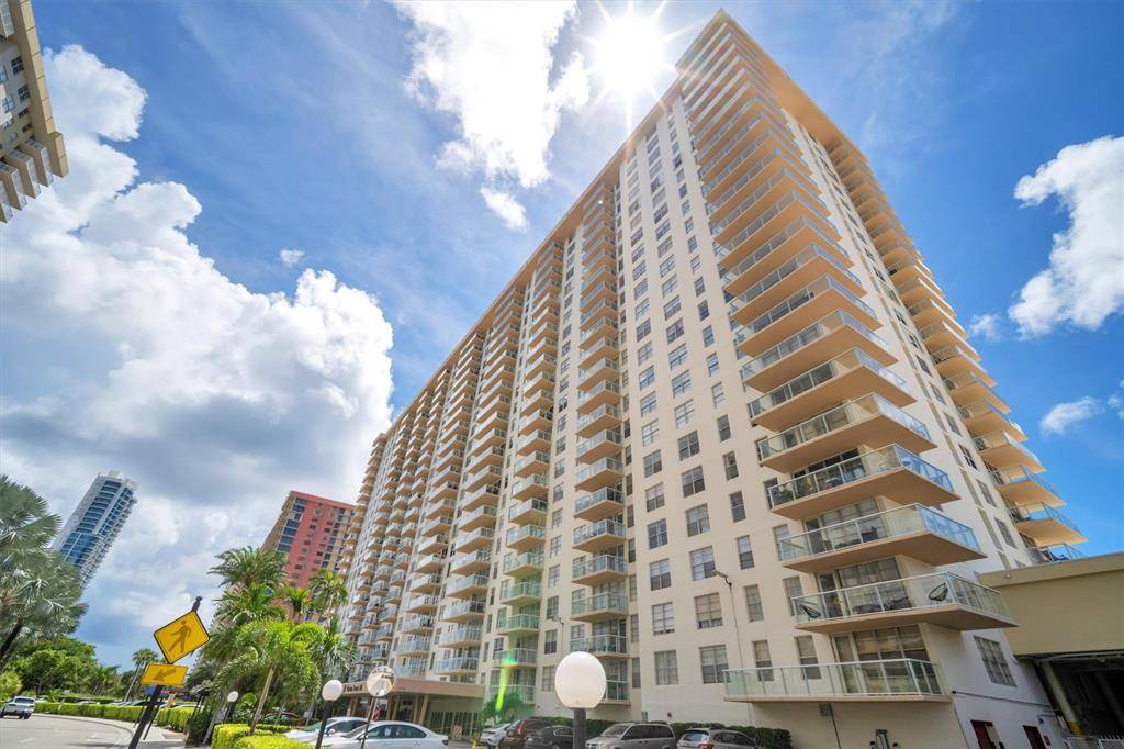 Sunny Isles Beach, FL 33160,230 174th St #814
