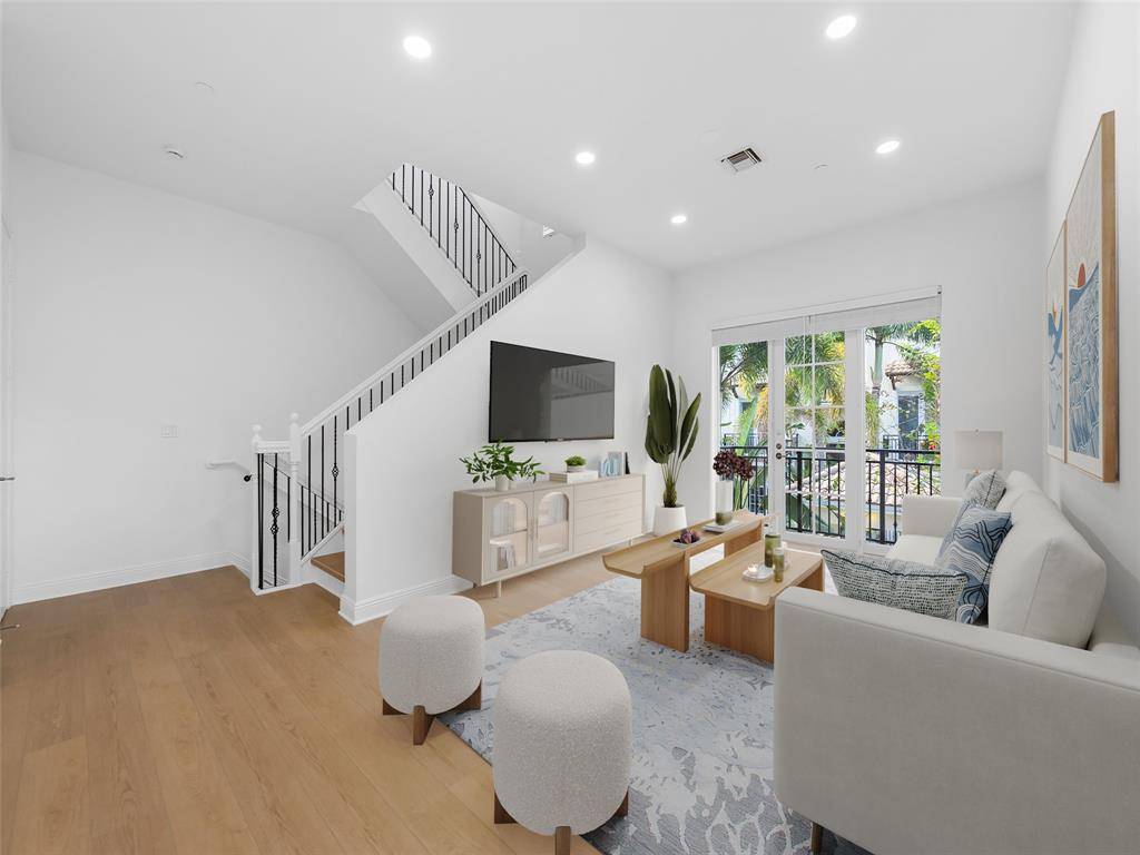 Fort Lauderdale, FL 33301,510 SE 7th Street #401