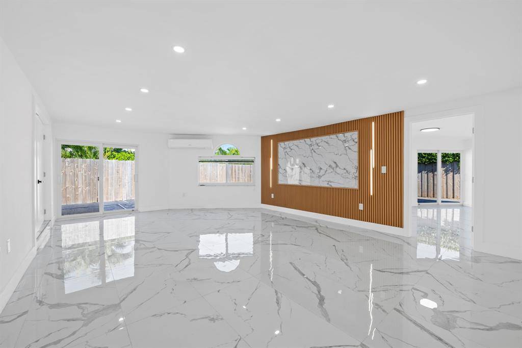 Fort Lauderdale, FL 33308,2185 Imperial Point Dr