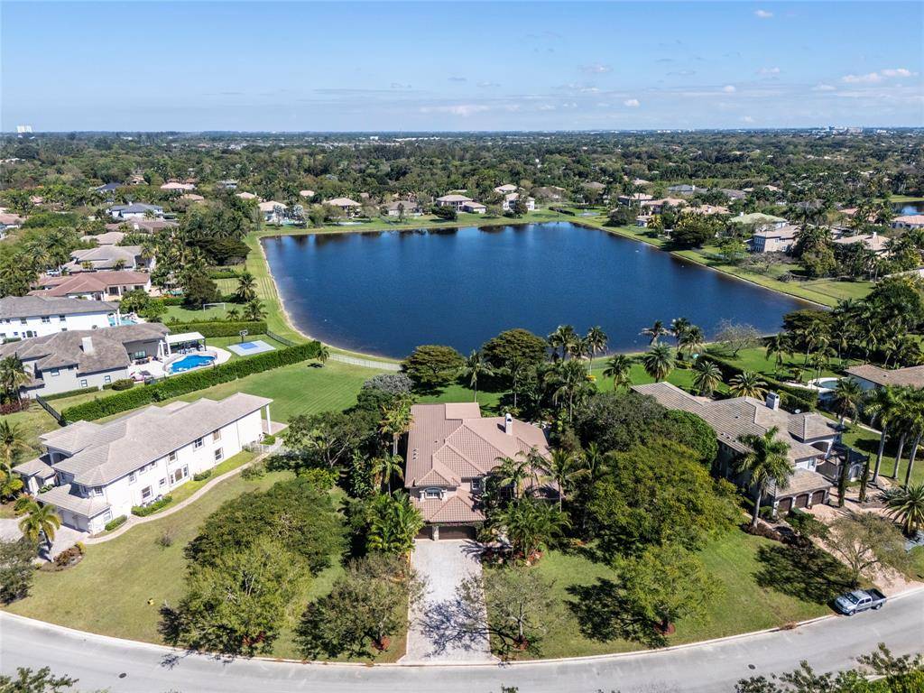 Davie, FL 33328,11047 Garden Ridge Ct