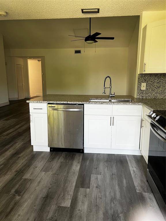 Boca Raton, FL 33433,6596 Via Regina #6596