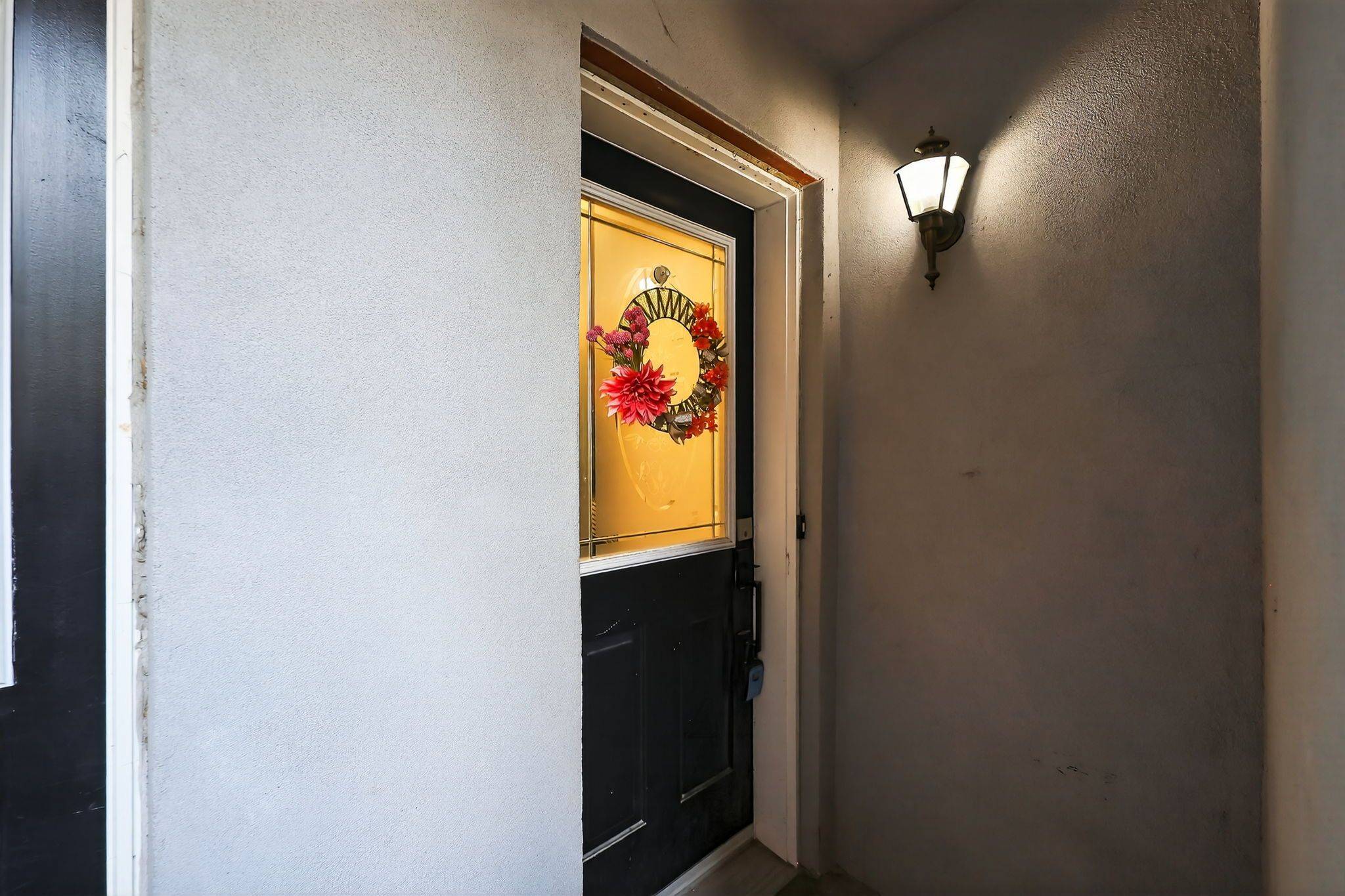 Barrie, ON L4N 0T6,237 Ferndale DR S #1