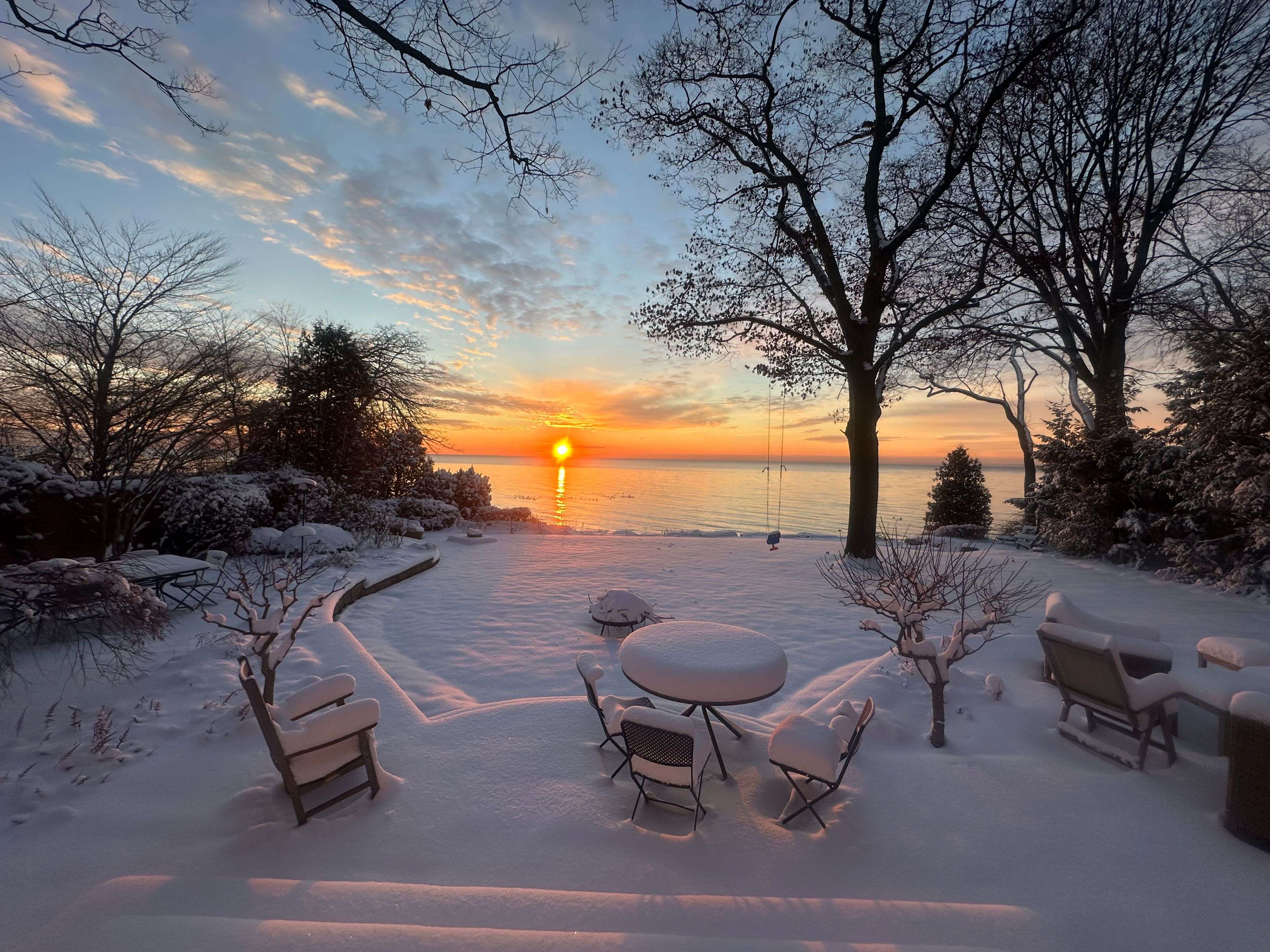 Oakville, ON L6J 1C2,350 King ST