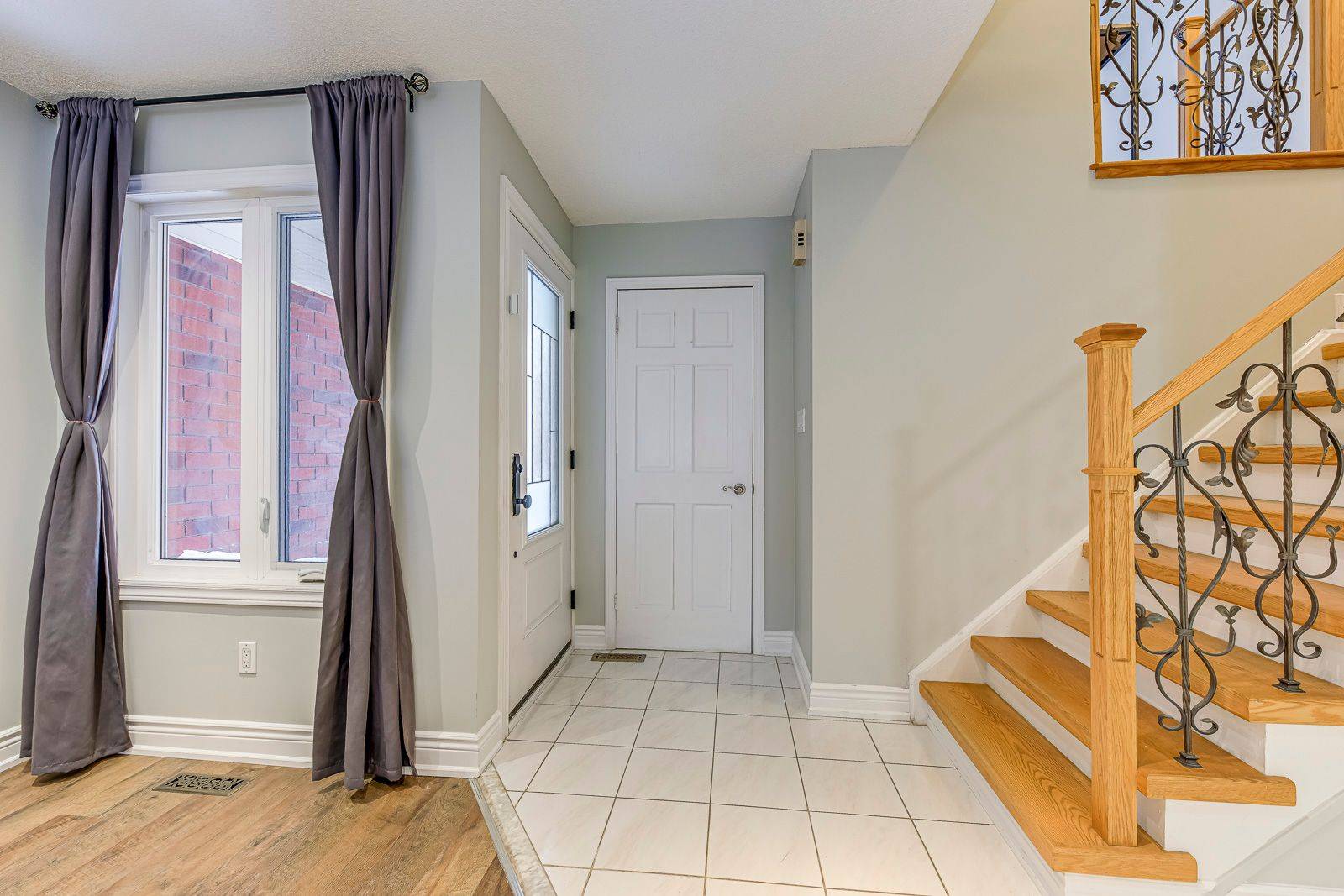 Oakville, ON L6H 5R9,2006 Glenada CRES #2