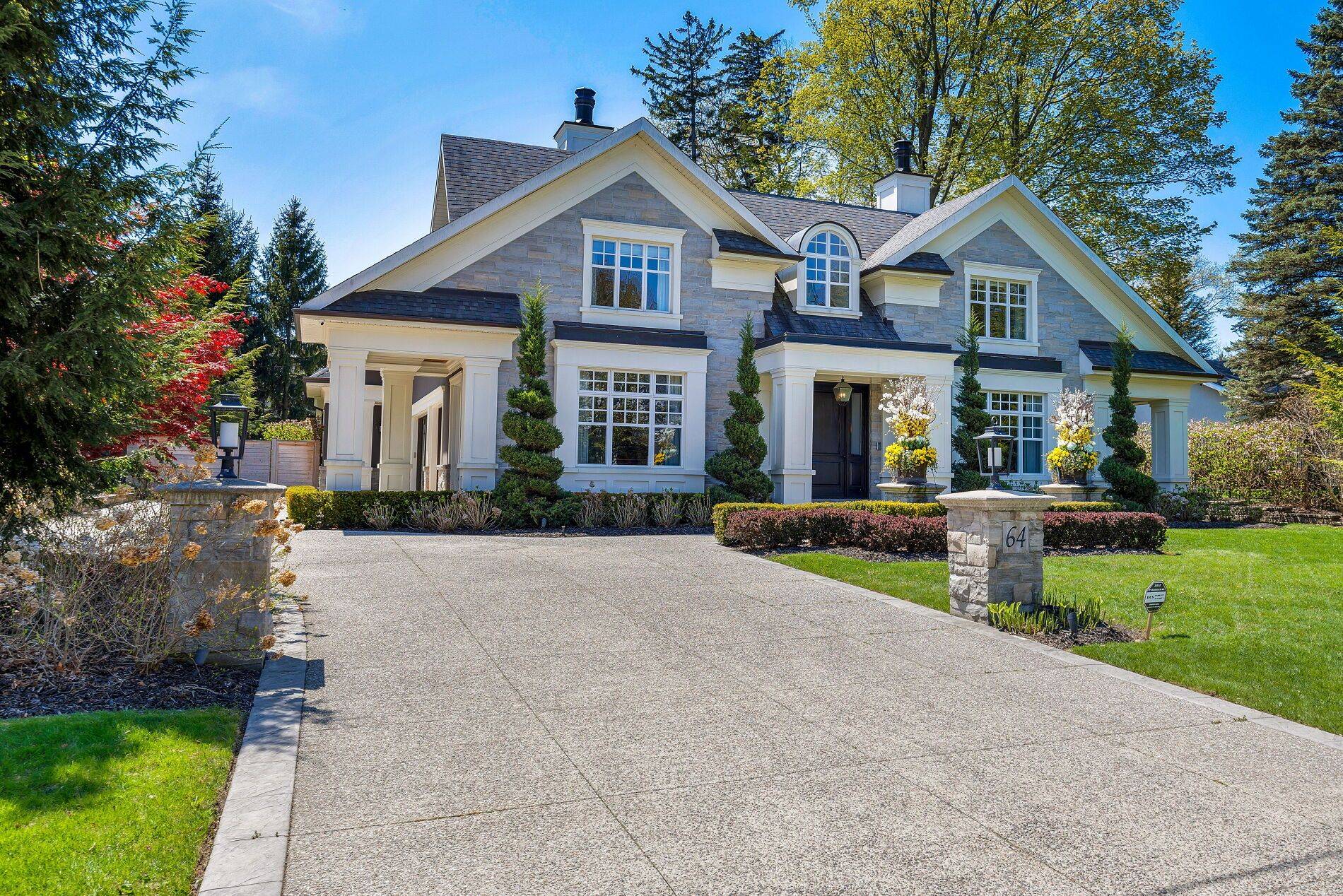 Oakville, ON L6J 4B6,64 Brentwood RD