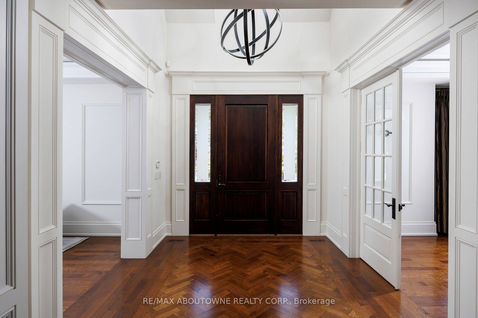 Oakville, ON L6J 4B6,64 Brentwood RD