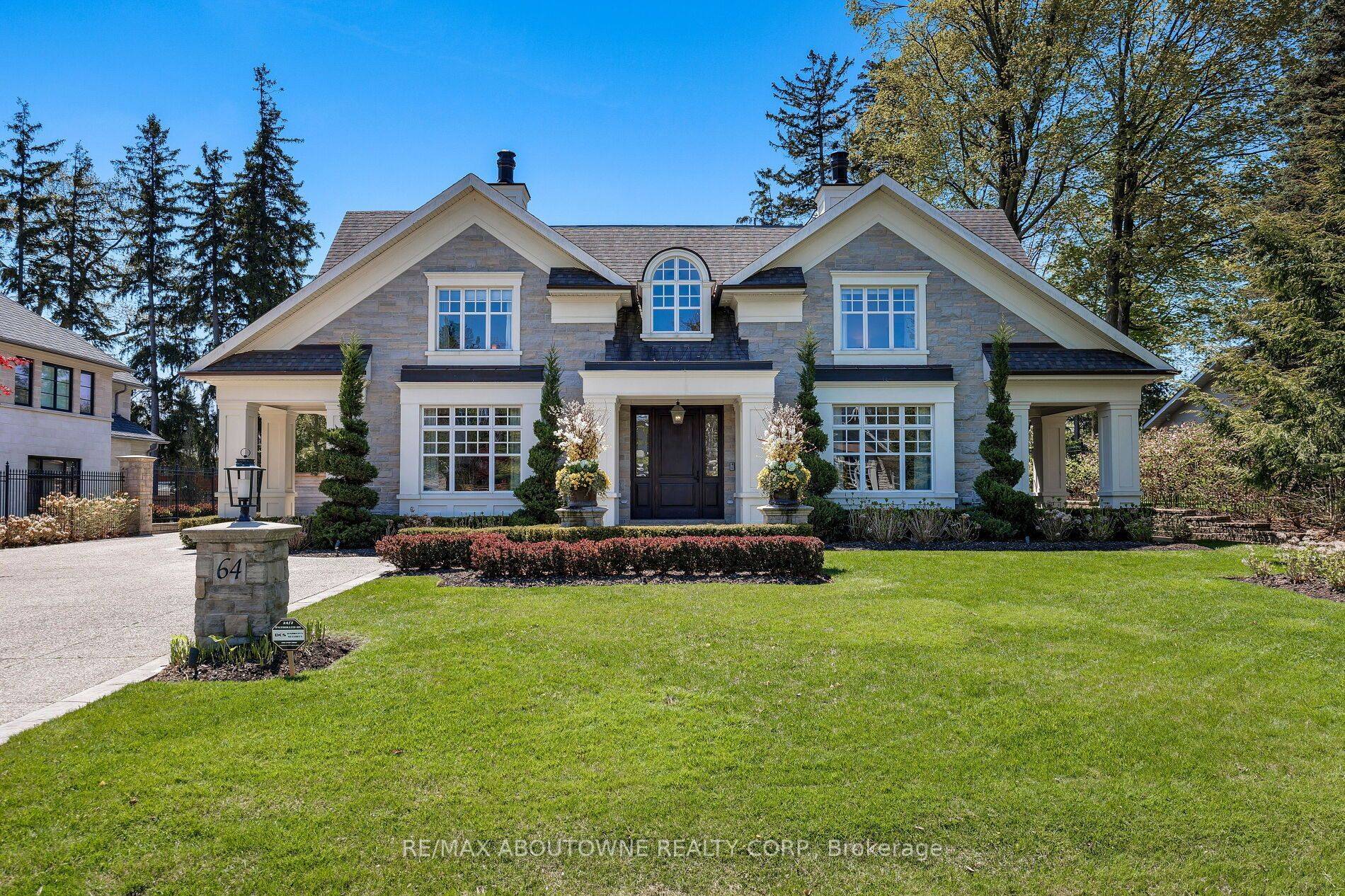 Oakville, ON L6J 4B6,64 Brentwood RD