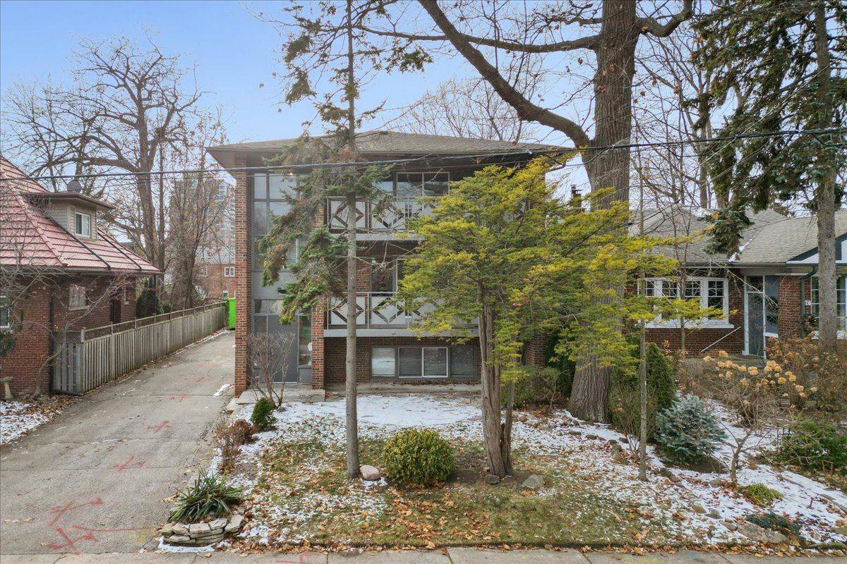 Mississauga, ON L5G 3L7,24 Oakwood AVE