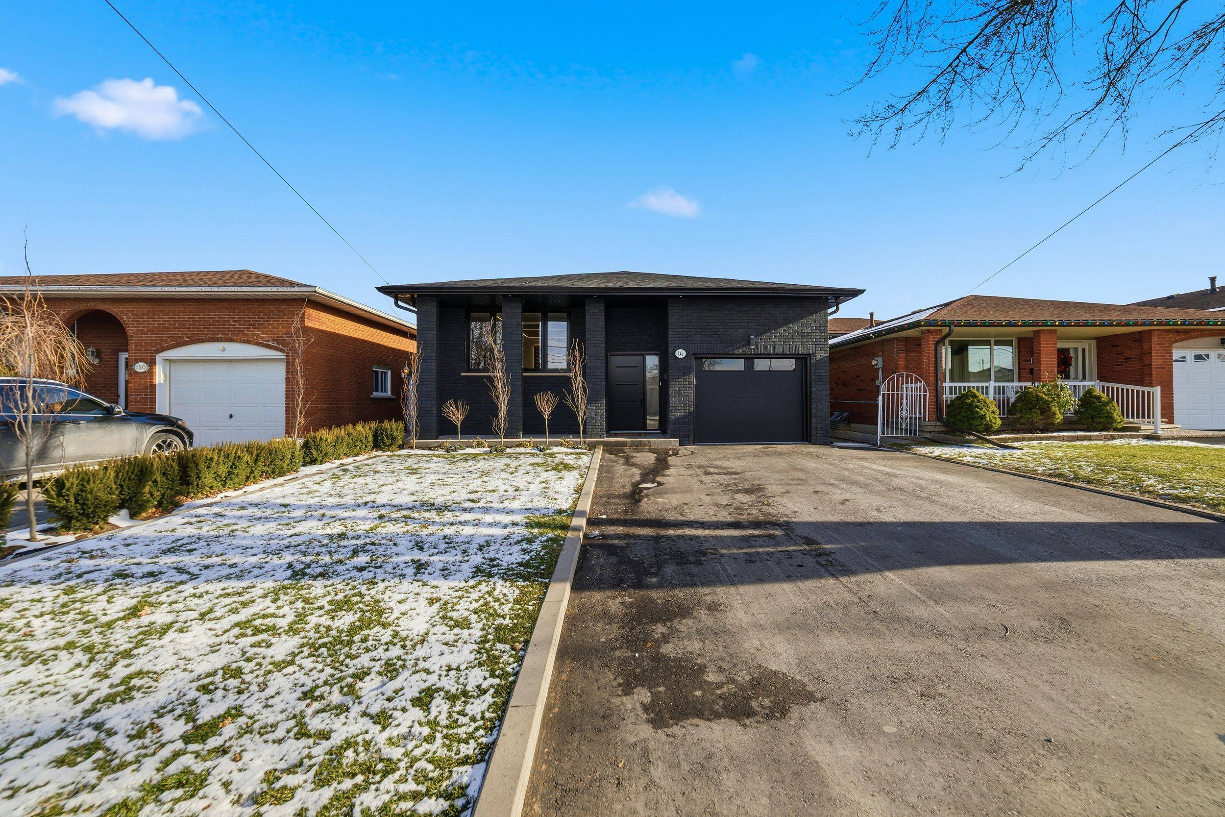 Hamilton, ON L8E 3N7,146 Kenora AVE