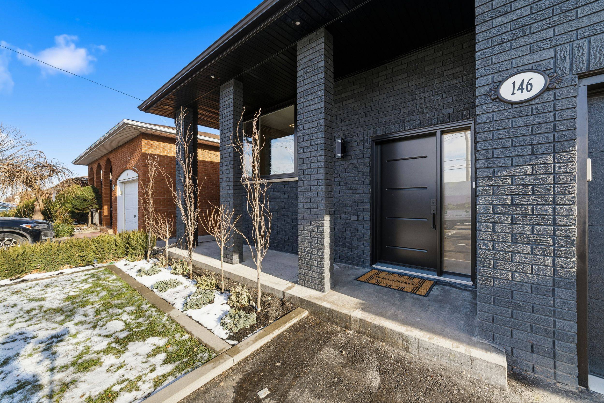 Hamilton, ON L8E 3N7,146 Kenora AVE