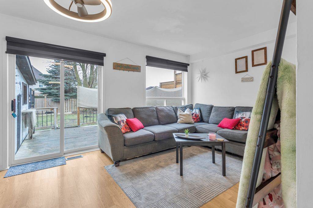 Tillsonburg, ON N4G 5S5,23 Tulip DR