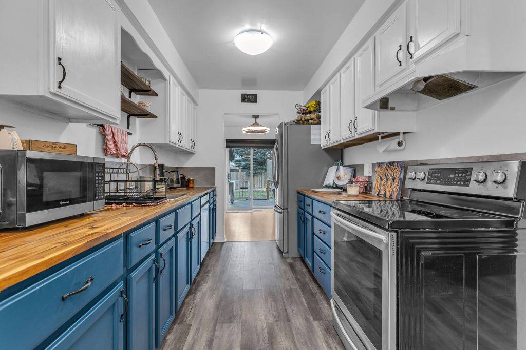 Tillsonburg, ON N4G 5S5,23 Tulip DR