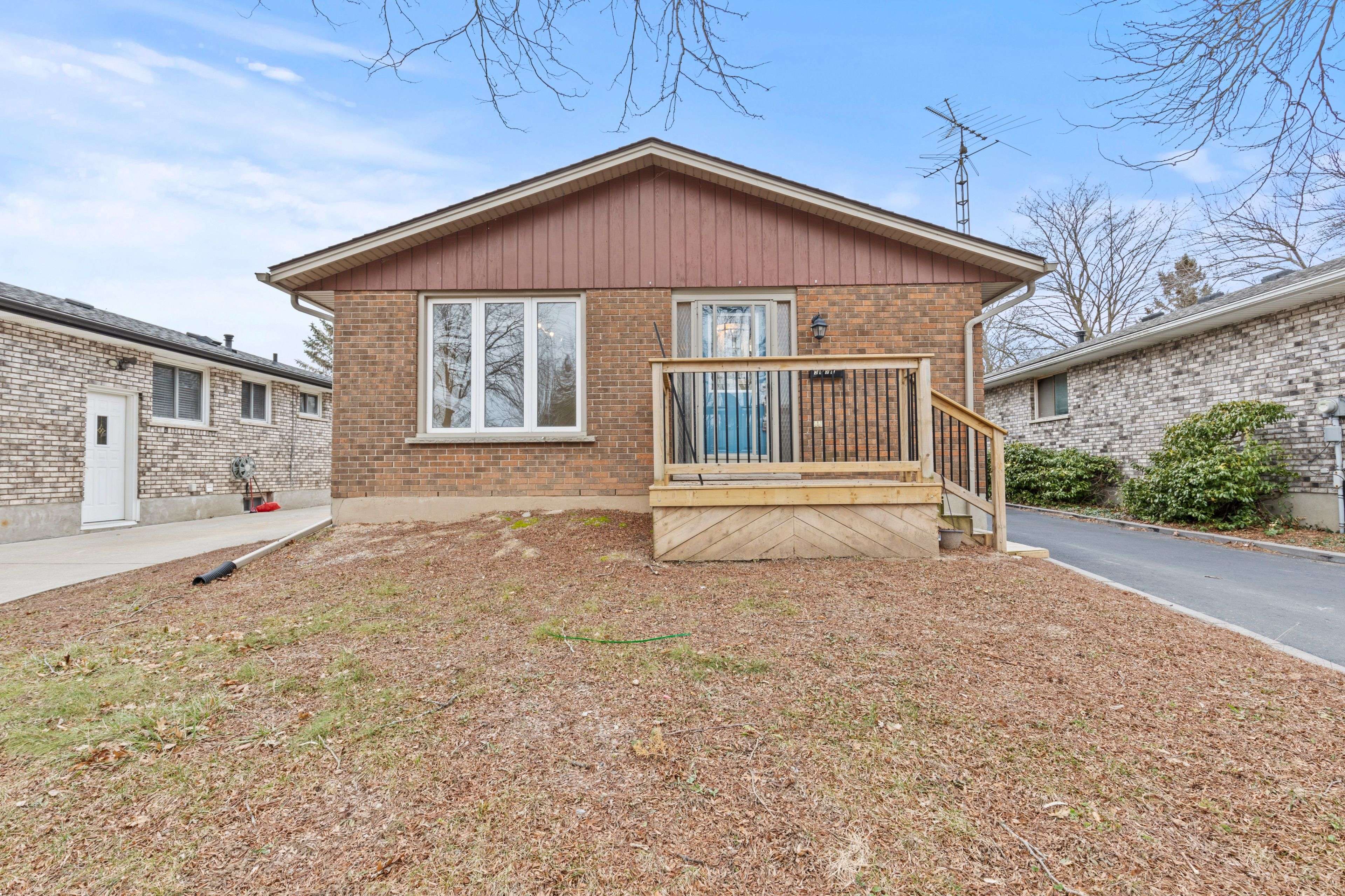 Niagara Falls, ON L2J 3L2,5698 Heritage DR