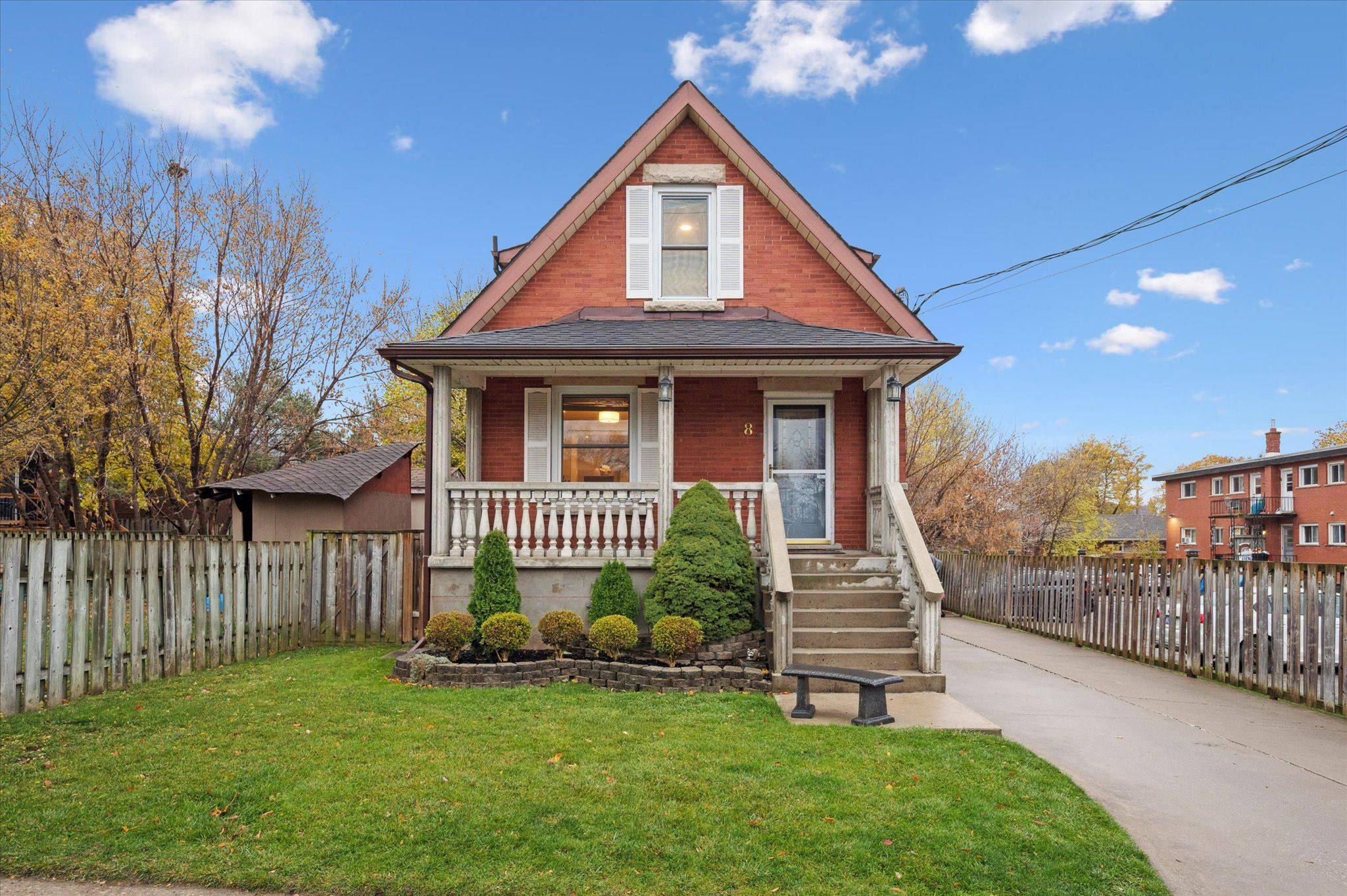 Guelph, ON N1H 1Z5,8 Drew ST
