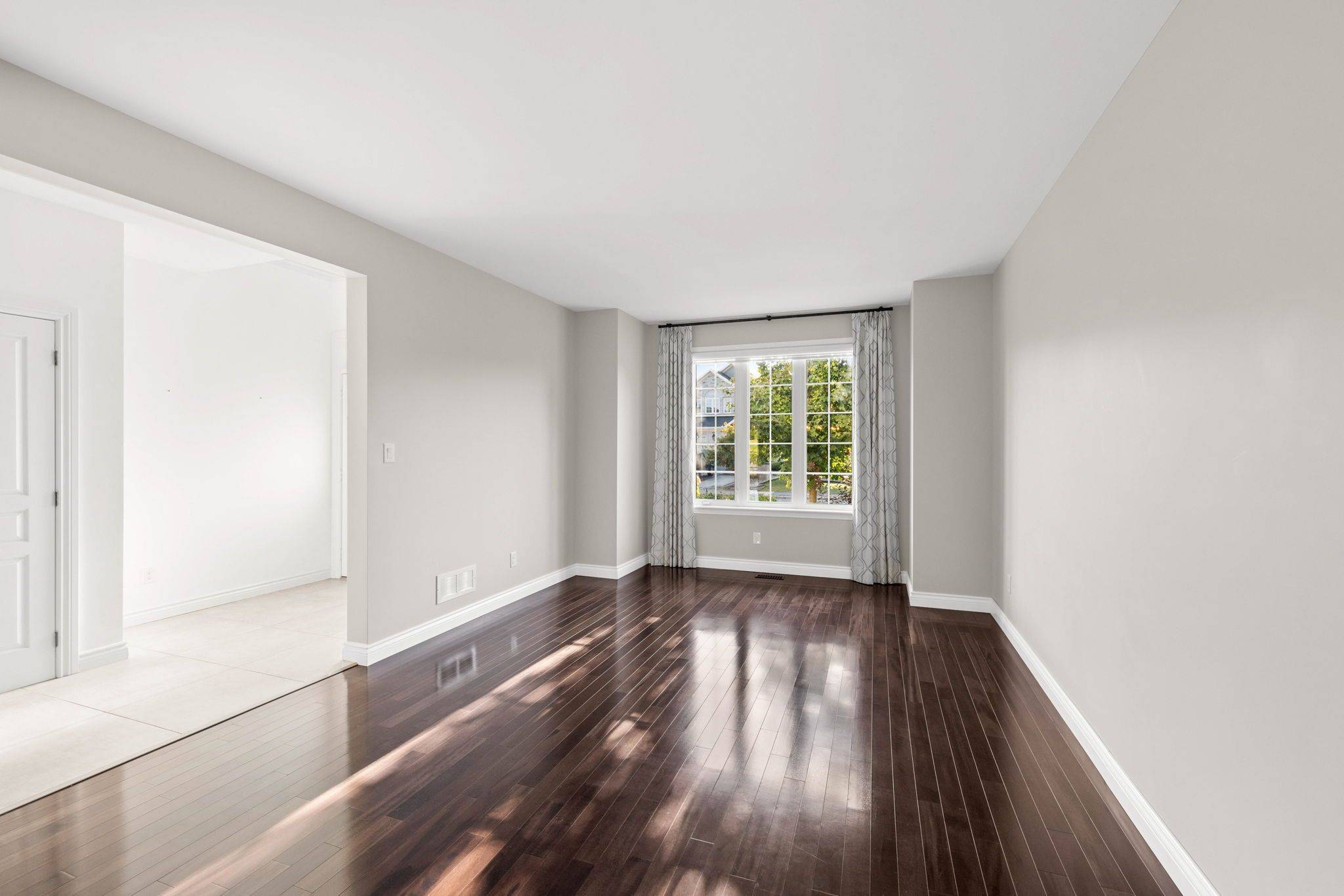 Barrhaven, ON K2J 5S7,441 Blackleaf DR